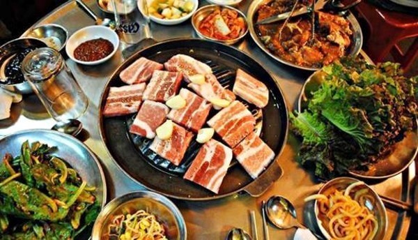 ハノイにおけるJlegu Korean BBQの韓国レストラン